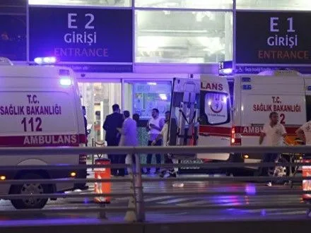 Число жертв вибухів в аеропорту Стамбула збільшилася до 50