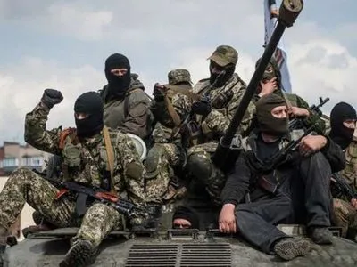 Позиции украинских военных в Майорске боевики обстреляли из двух БМП