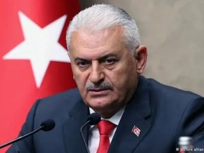 Премьер-министр Турции заявил о возможной причастности "ИГ" к теракту в Стамбуле