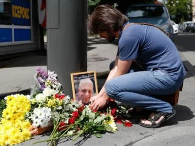 П.Порошенко: взрыв автомобиля, как это произошло с П.Шереметом, является терактом