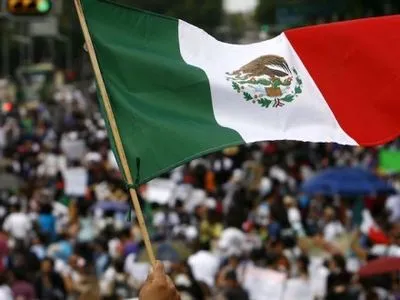 В Мексике - протесты, люди требуют отставки президента