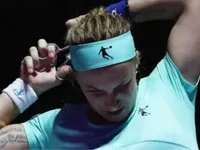 Російська тенісистка С.Кузнєцова обрізала косу під час матчу