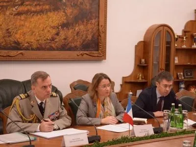 Франція докладатиме всіх зусиль для встановлення миру на Донбасі – посол