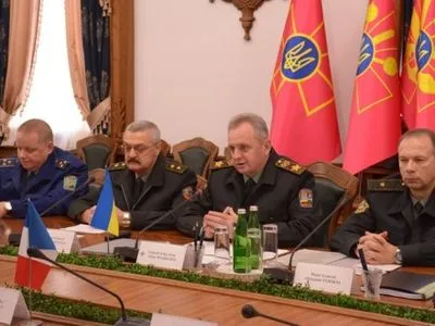 Украина и Франция должны углублять военное сотрудничество - В.Муженко