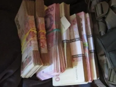 Групу поліцейських на Донеччині викрили на систематичному вимаганні грошей
