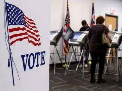 Дострокове голосування на виборах президента стартувало у низці штатів США