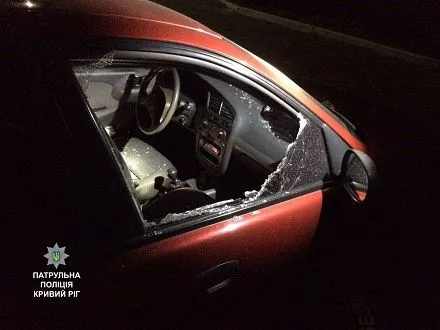 Человек за ночь ограбил два автомобиля в Кривом Роге