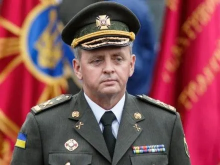 В.Муженко назвав пріоритетом комплектування бойових підрозділів фахівцями