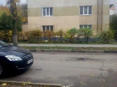 Женщина выпала из окна жилого дома во Львове
