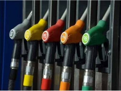 Продаж пального через АЗС у вересні скоротився майже на 15%
