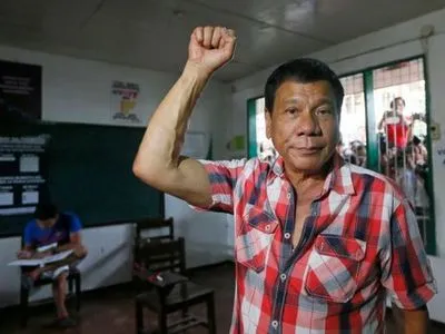 Президент Филиппин хочет освободить страну от иностранных войск
