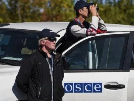 Наблюдатели ОБСЕ зафиксировали свежее попадание из гранатомета по позиции ВСУ в Станице Луганской