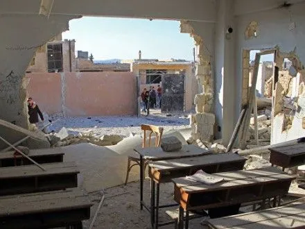 Франція звинуватила Росію та Сирію в бомбардуванні школи в Ідлібі