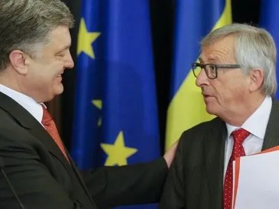 П.Порошенко обсудил "безвиз" с президентом Еврокомиссии