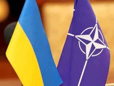 А.Турчинов и заместитель генсекратаря НАТО обсудили ситуацию на Востоке Украины
