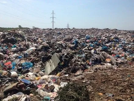 Около 95% мусора в Украине захороняется на полигонах - В.Кличко