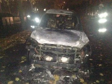 Автомобиль полностью сгорел в Ровно
