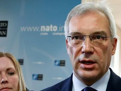 Постпред Росії при НАТО заявив про погіршення безпеки біля російських кордонів