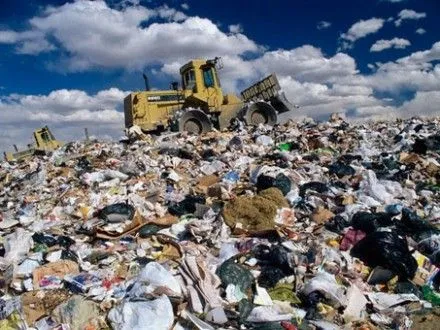 Полиция начала производства по "путешествующему" львовскому мусору