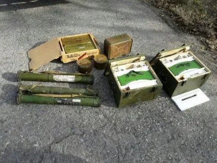 СБУ викрила чотири схованки зі зброєю в зоні АТО