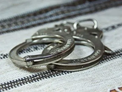 На Дніпропетровщині затримали чоловіка під час крадіжки з автомобіля