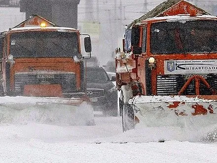 К зимнему периоду "Киевавтодор" подготовил 318 единиц снегоочистительной техники