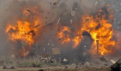 В результате взрыва на нефтяном танкере в Пакистане погибли 10 рабочих, еще 50 ранены
