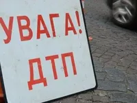 Автомобиль "скорой" с военными столкнулся с легковушкой в ​​Харькове