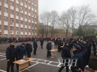 А.Аваков выдал первые погоны офицерам патрульной полиции Днепра