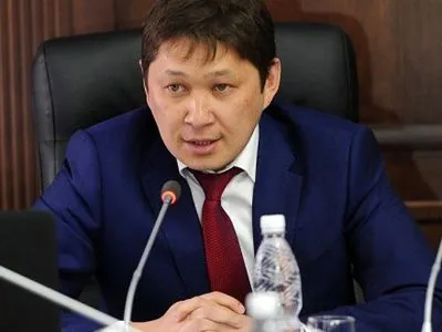 ЗМІ: в АП Киргизстану спростували інформацію про телефону розмову П.Порошенка з А.Атамбаєвим