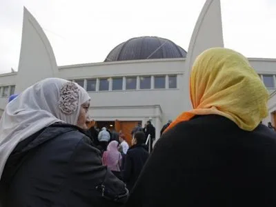 Четыре мечети закрыли во Франции за распространение радикальных идей