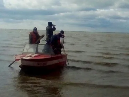 Рятувальники продовжують шукати зниклих рибалок на Одещині