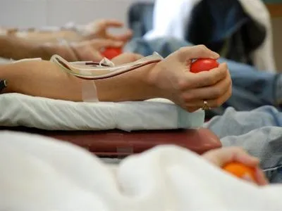 ВР не дозволила іноземцям бути донорами крові