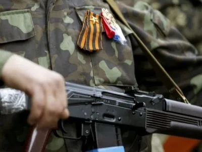 Боевики в Донецке заставляют население менять документы на жилье и авто