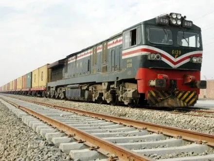 Кількість жертв зіткнення поїздів у Пакистані зросла до 19 осіб