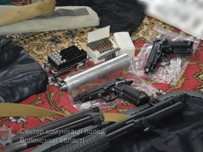 Правоохранители изъяли арсенал оружия у жителя Луцка