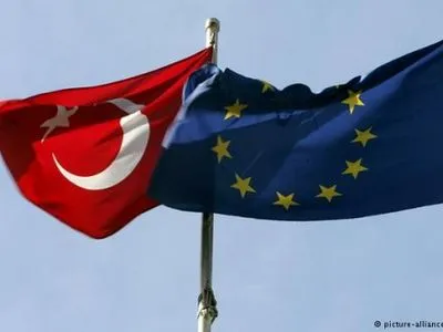 Турция грозит ЕС разорвать соглашение о беженцах до конца 2016 года