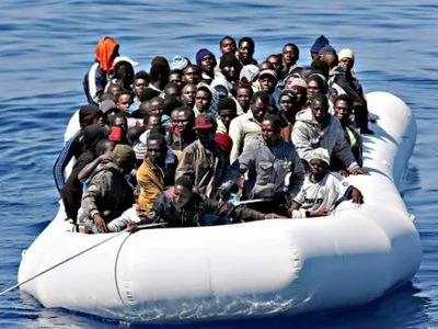По меньшей мере 12 мигрантов погибли у берегов Ливии