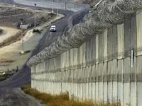 Туреччина завершить будівництво стіни на кордоні з Сирією в першій половині 2017 року