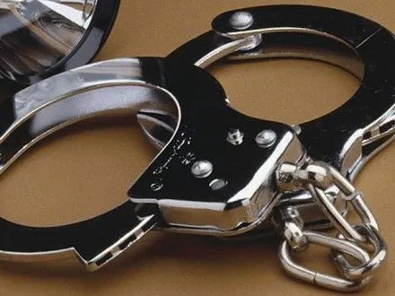 Полицейский-взяточник в Житомирской области арестован и отстранен от должности