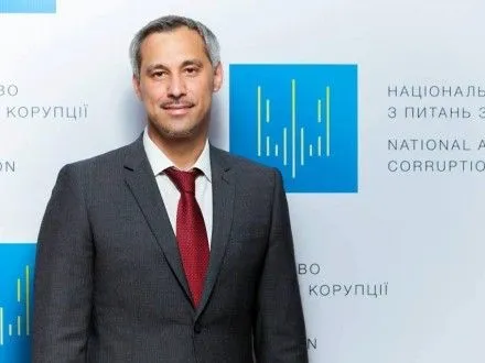 Столичная прокуратура закрыла дело в отношении члена НАПК Р.Рябошапки (дополнено)
