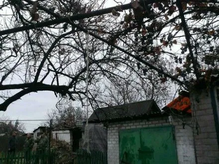 Подросток повесился во дворе своего дома в Донецкой области