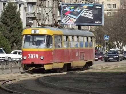 Трамвай в Харькове сбил девушку