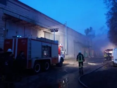 Пожежа сталася в складському приміщенні у Києві