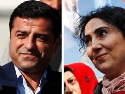 Сопредседателей прокурдской партии Турции доставили в тюрьму