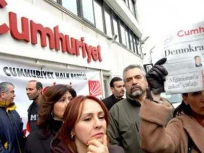 У Туреччині заарештували дев'ять опозиційних журналістів