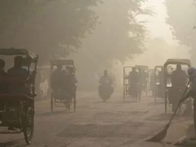У Делі через смог закривають школи