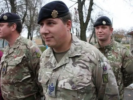 Інструктори з Британії навчатимуть українських військових тактичній логістиці