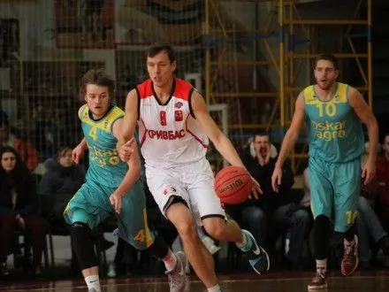 Сім клубів пройшли у топ-8 Кубка України з баскетболу