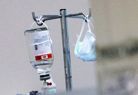 На Львовщине пятеро человек, отравившихся в университетской столовой, до сих пор в больнице